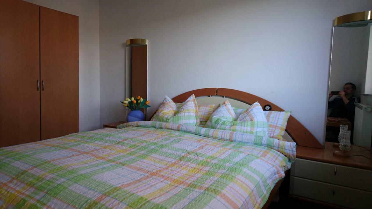 Ferienwohnung Am Waldchen Бад Кисинген Екстериор снимка